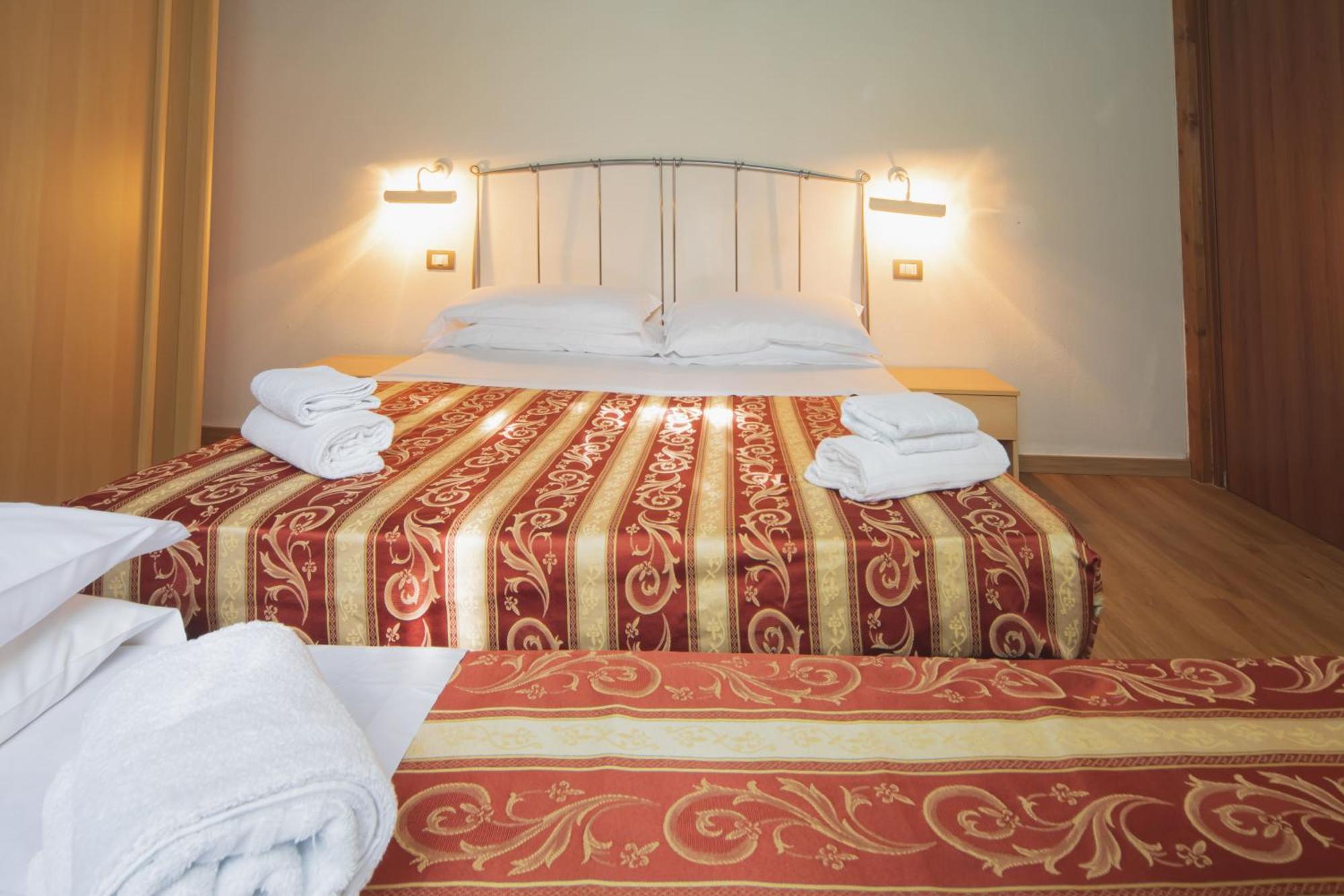 Heliopolis Camping & Village Pineto Exterior photo